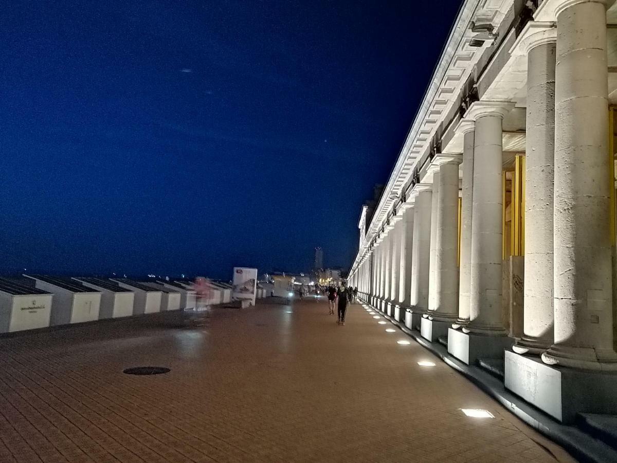 Large Apartment 800M From The Beach 90 Square Meters Ostenda Esterno foto